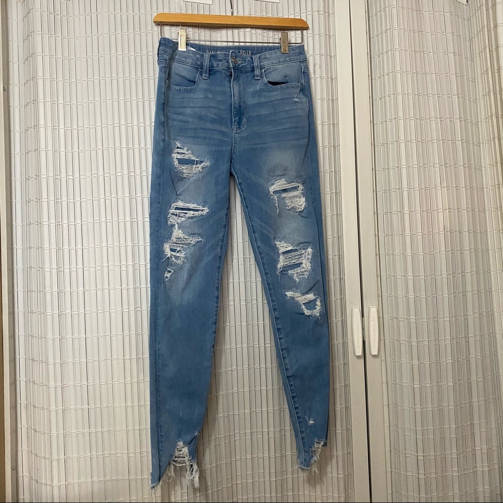 American Eagle High Rise Distress Jeans - Picture 2 of 6